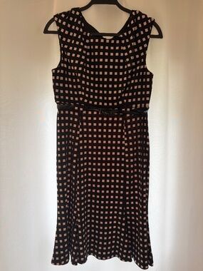 Connected Apparel Sleeveless Sheath Dress – Black & Blush Pink Checkered Print,